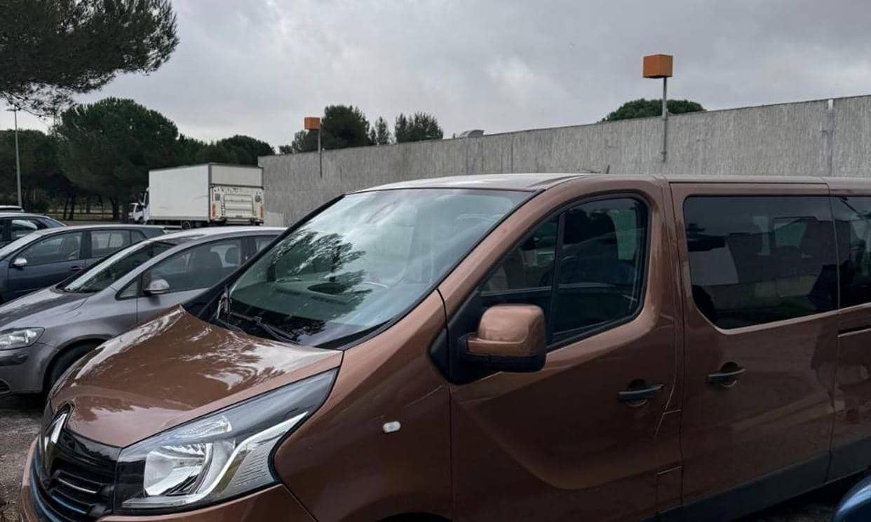 Renault TRAFIC III — photo 16