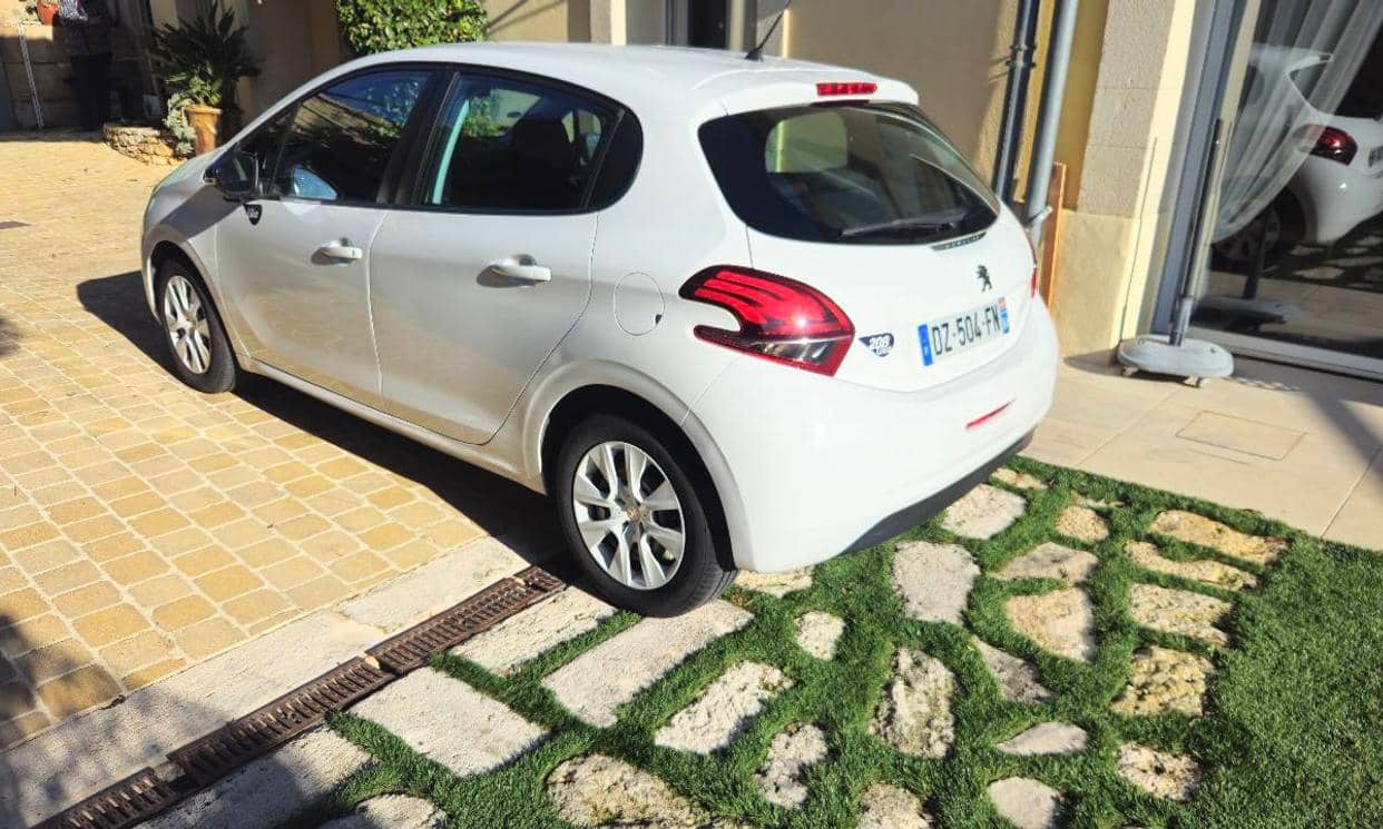Peugeot 208 — photo 4