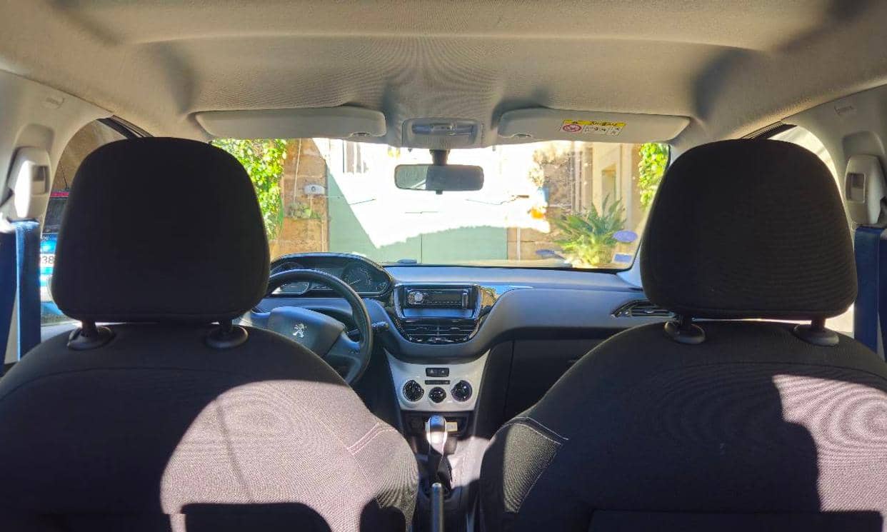 Peugeot 208 — photo 9