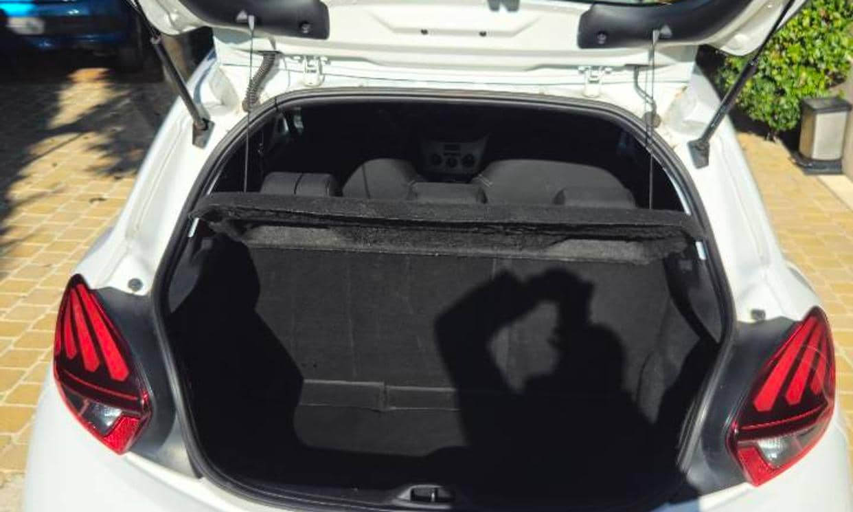 Peugeot 208 — photo 11