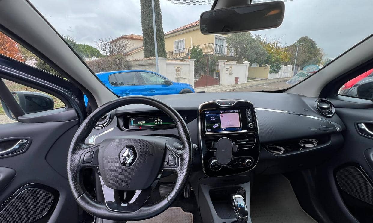 Renault ZOE — photo 7
