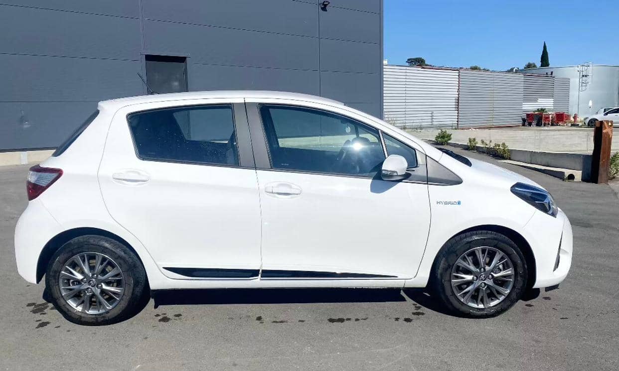 Toyota YARIS — photo 2