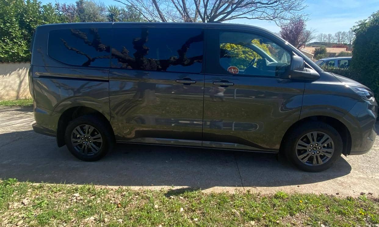 Ford TOURNEO — photo 2