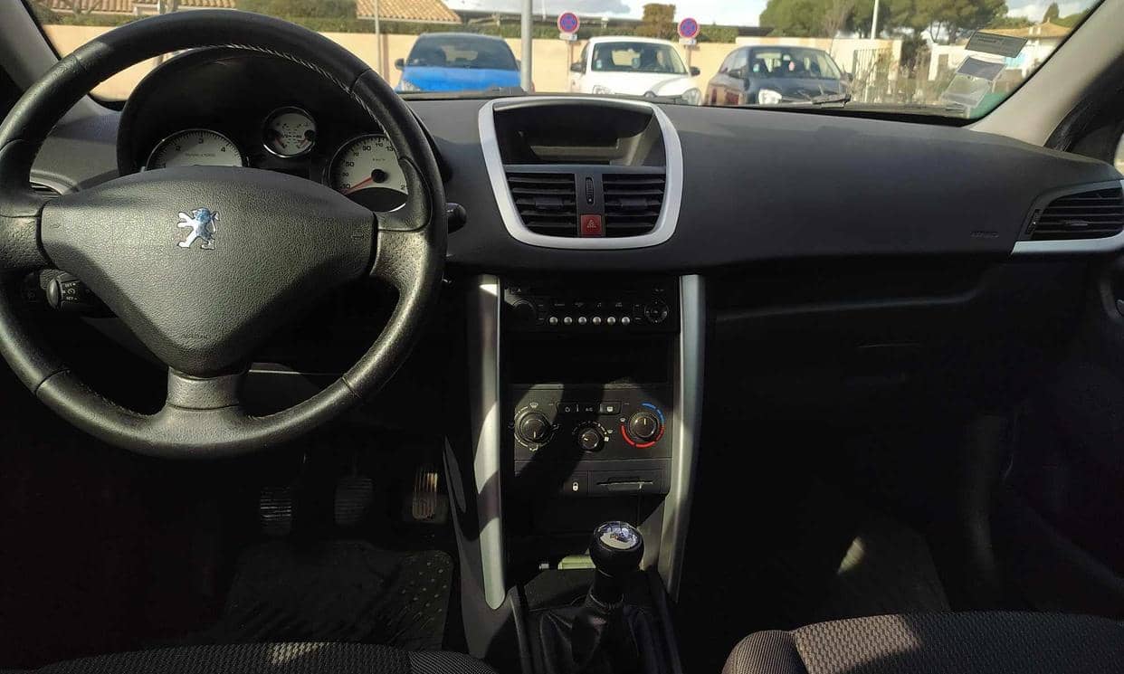 Peugeot 207 — photo 8