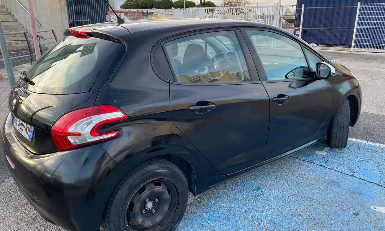 Peugeot 208 — photo 8
