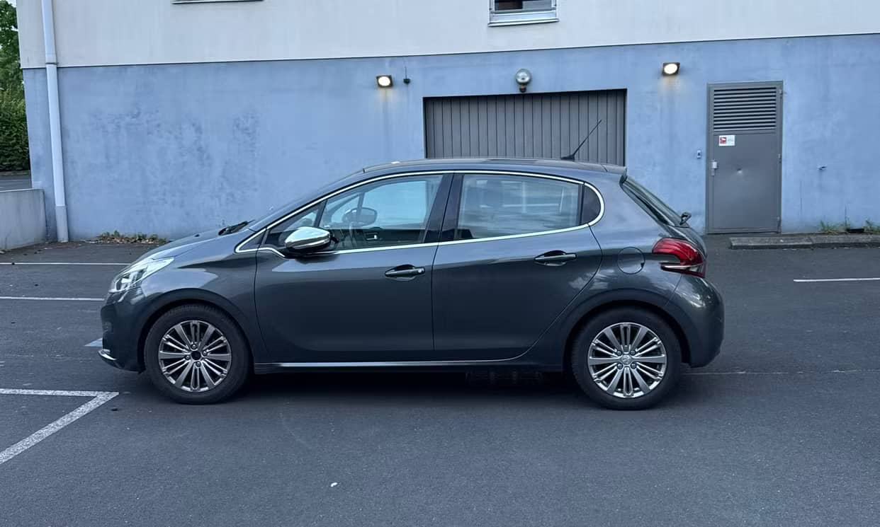 Peugeot 208 — photo 4