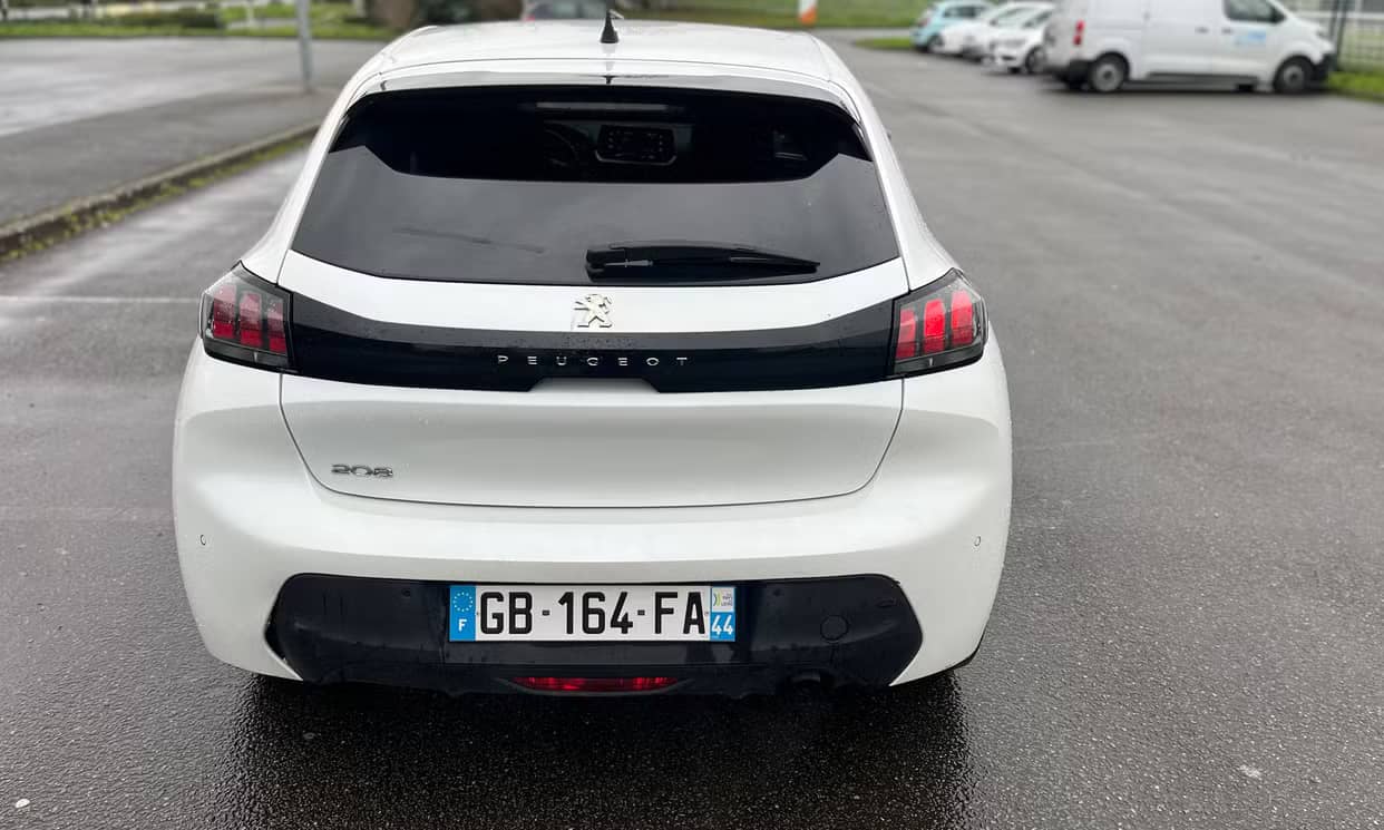 Peugeot 208 — photo 6