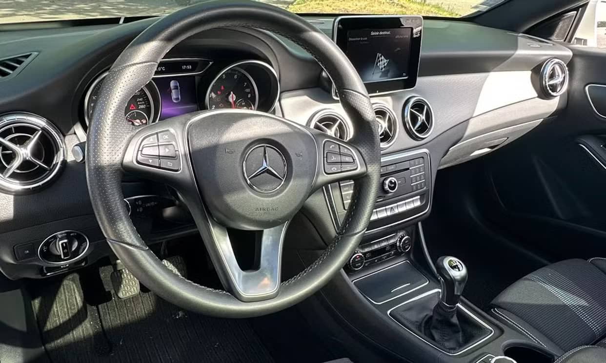 Mercedes-Benz CLA — photo 8