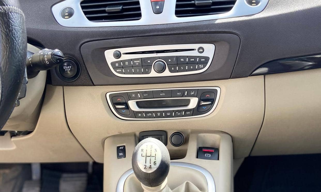 Renault GRAND SCENIC III — photo 18