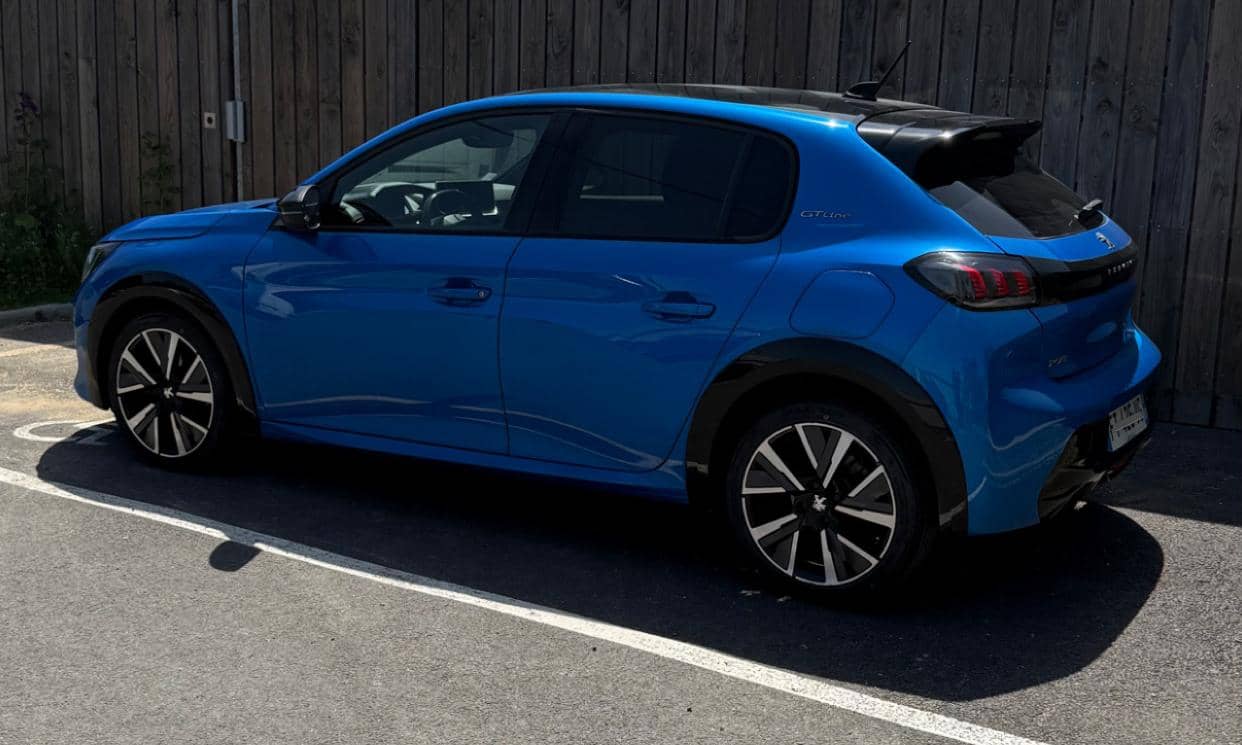 Peugeot 208 — photo 4