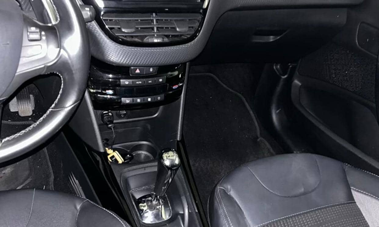 Peugeot 2008 — photo 9