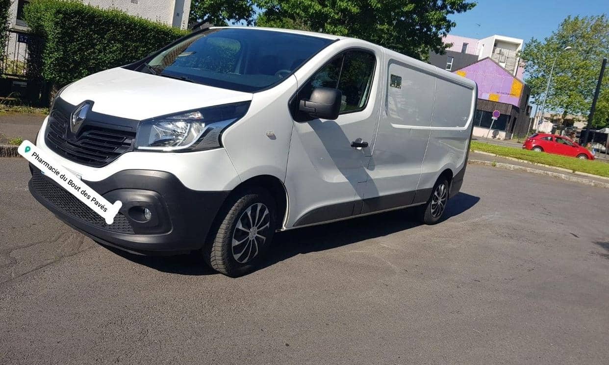 Renault TRAFIC III — photo 2