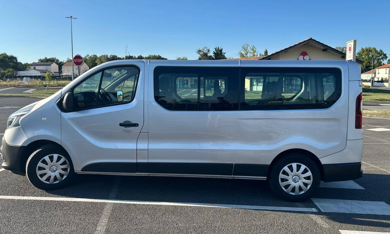 Renault TRAFIC III — photo 2