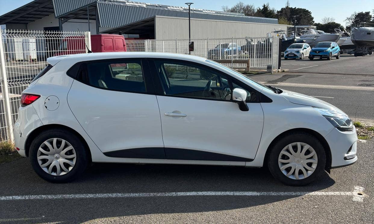 Renault CLIO IV — photo 2