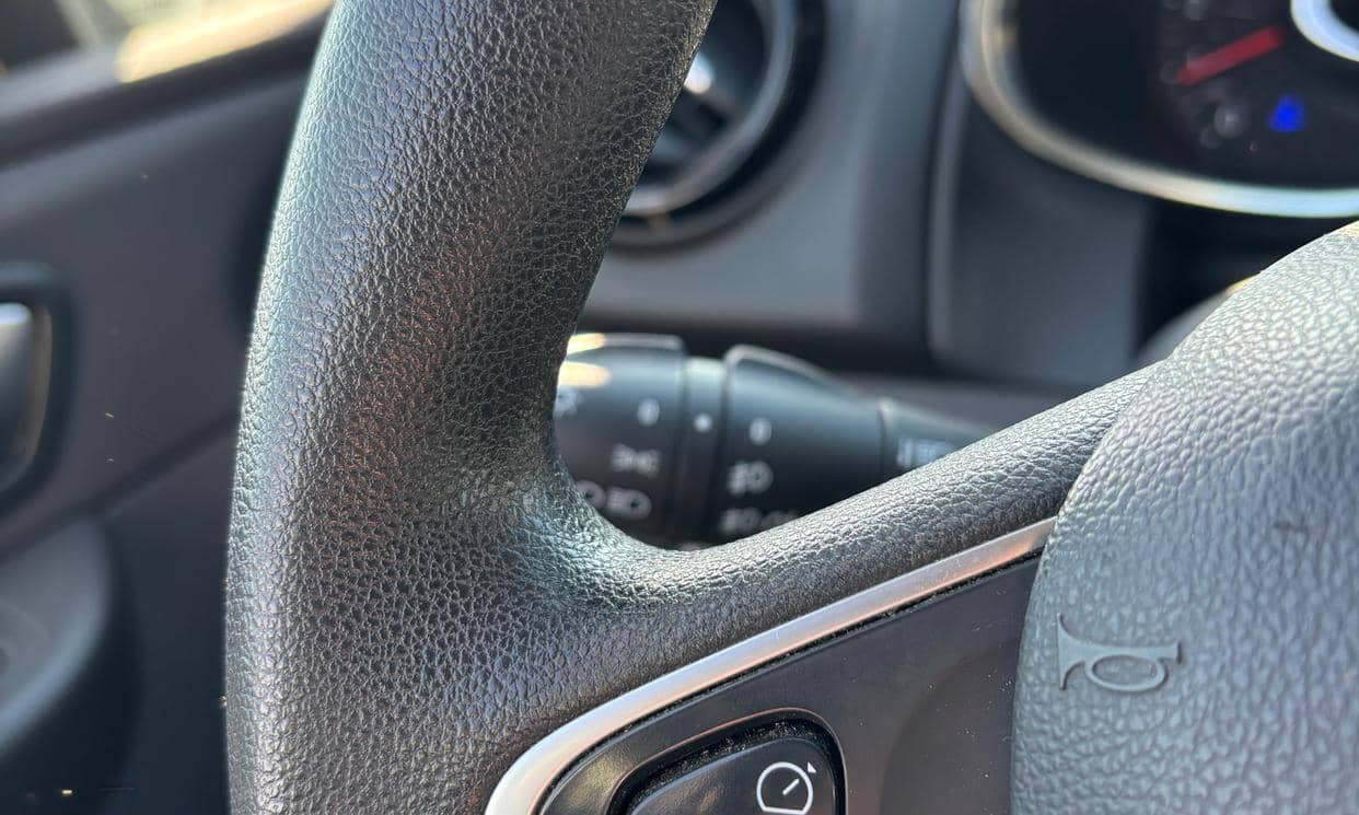 Renault CLIO IV — photo 12