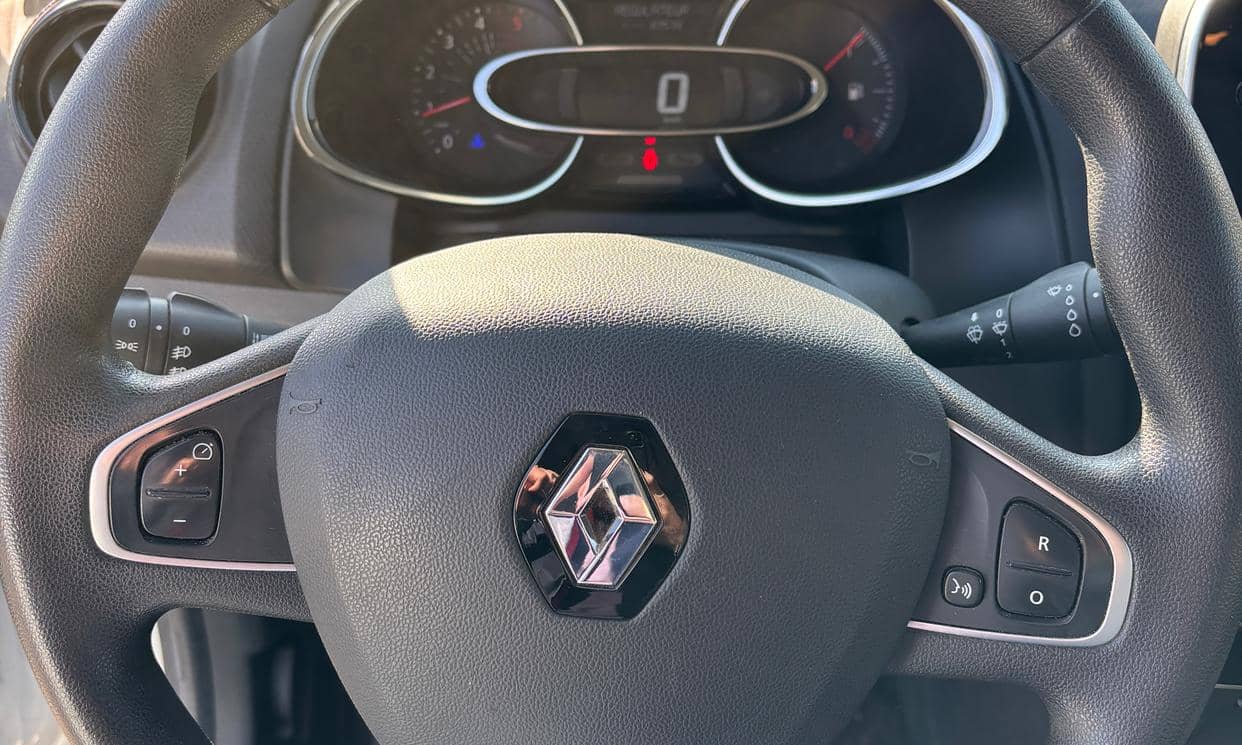 Renault CLIO IV — photo 14