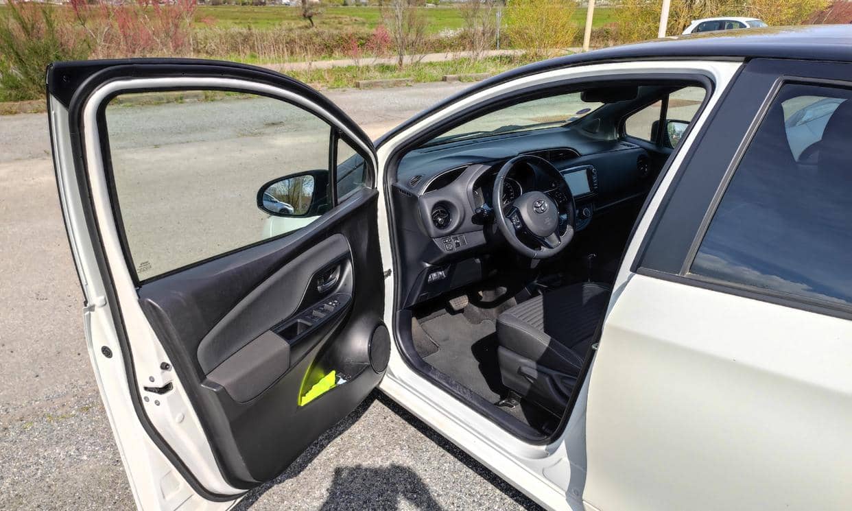 Toyota YARIS — photo 11