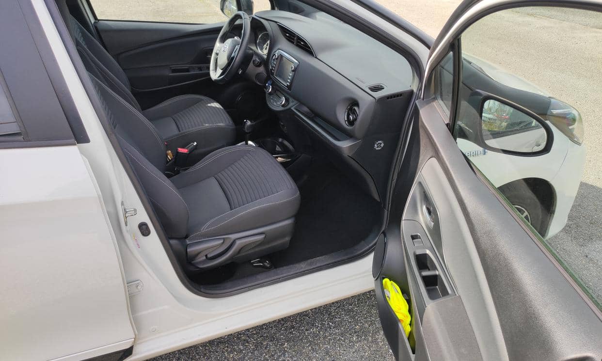 Toyota YARIS — photo 14