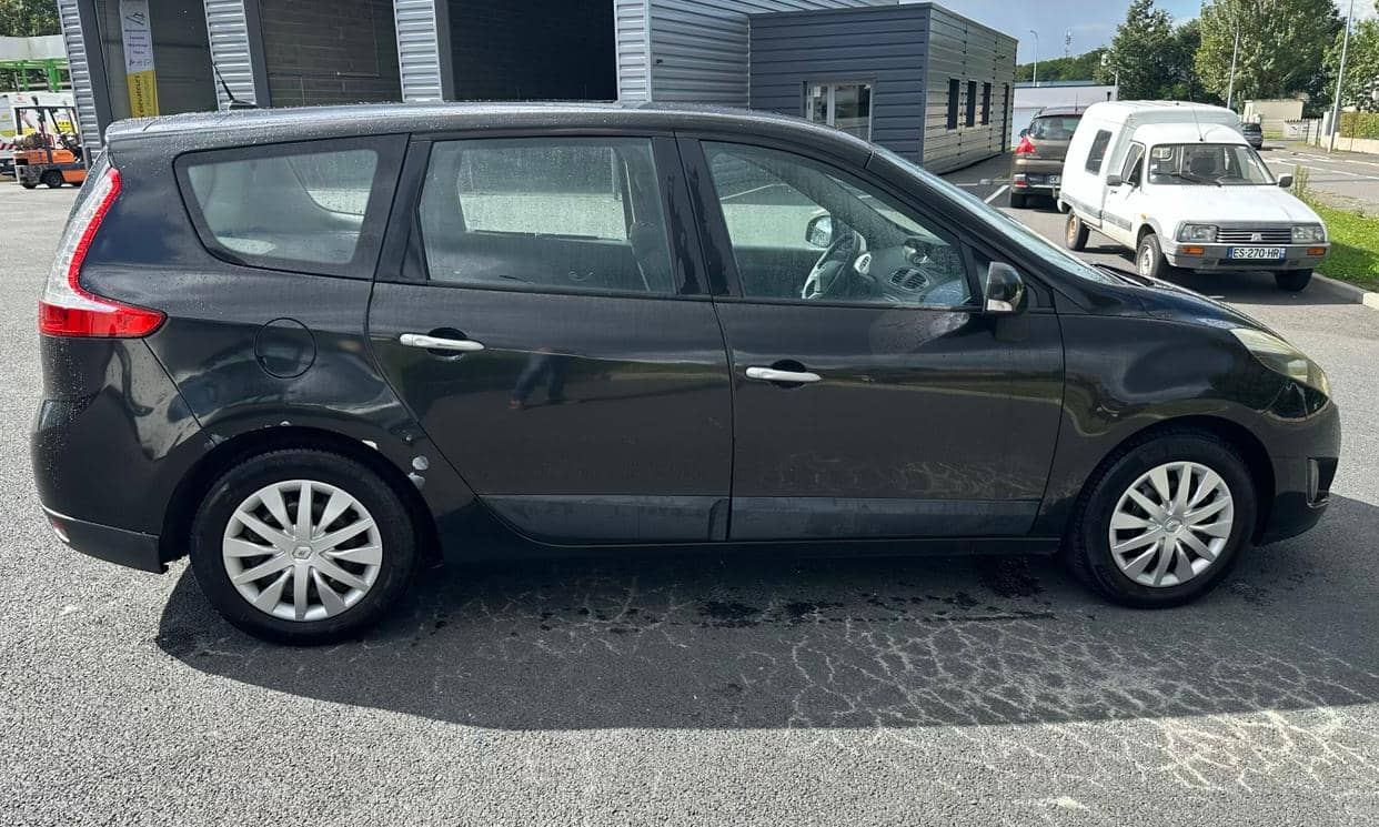 Renault GRAND SCENIC III — photo 6