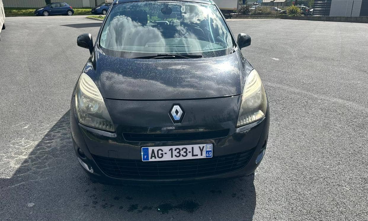 Renault GRAND SCENIC III — photo 8