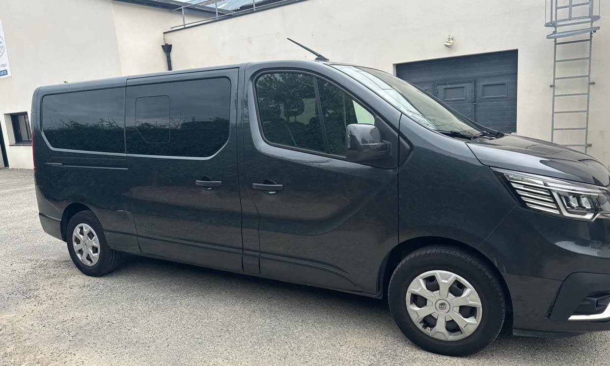 Renault TRAFIC III — photo 3