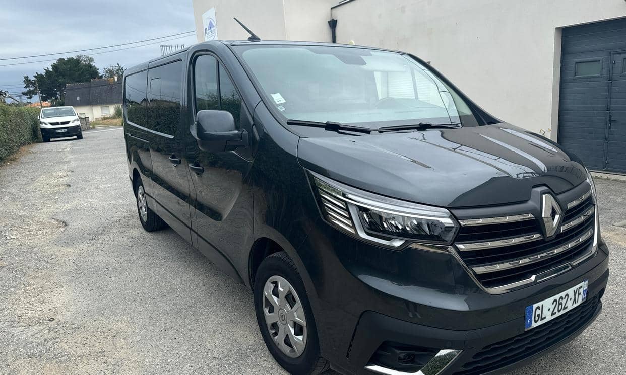 Renault TRAFIC III — photo 4