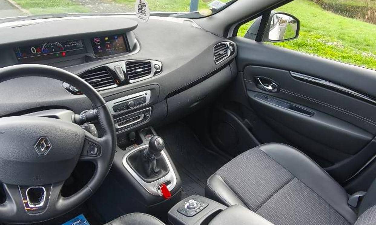 Renault GRAND SCENIC III — photo 17