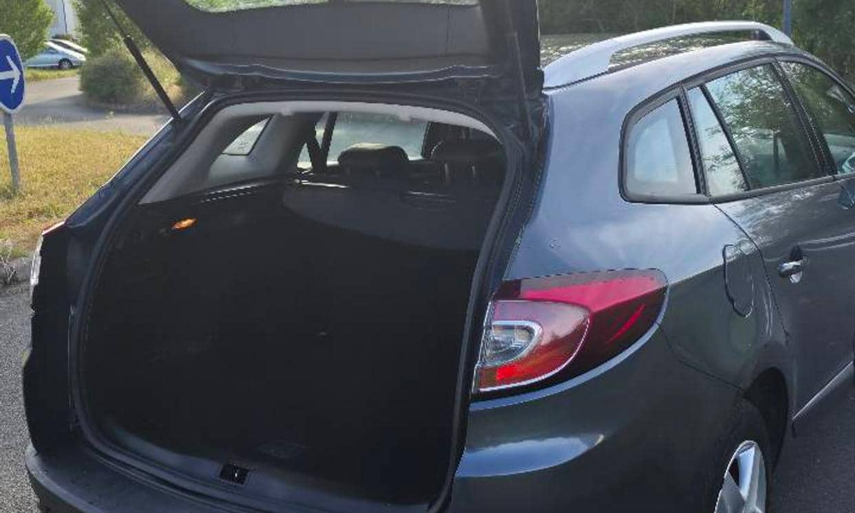 Renault MEGANE III — photo 16