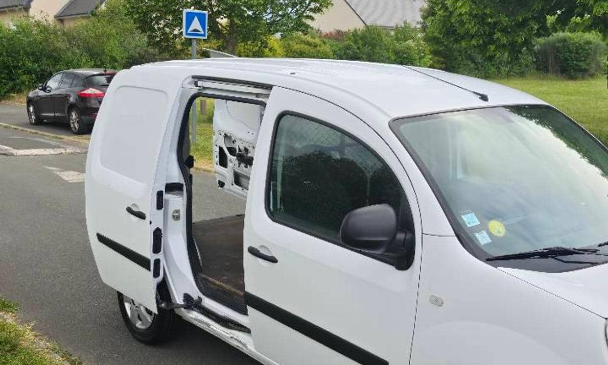 Renault KANGOO EXPRESS II — photo 12