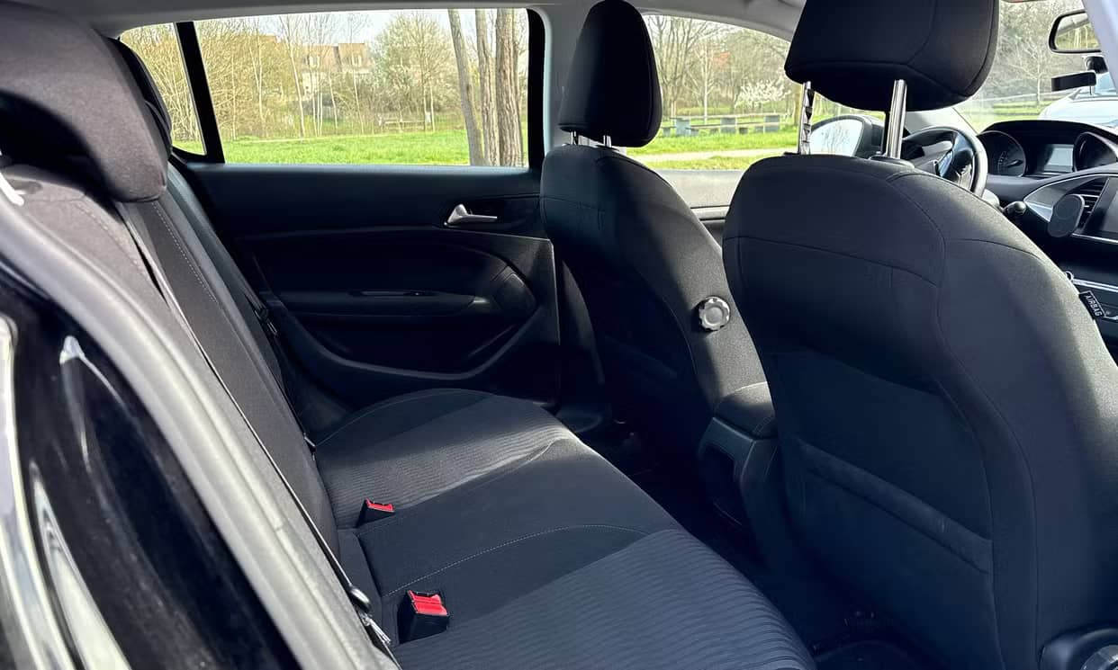 Peugeot 308 — photo 2