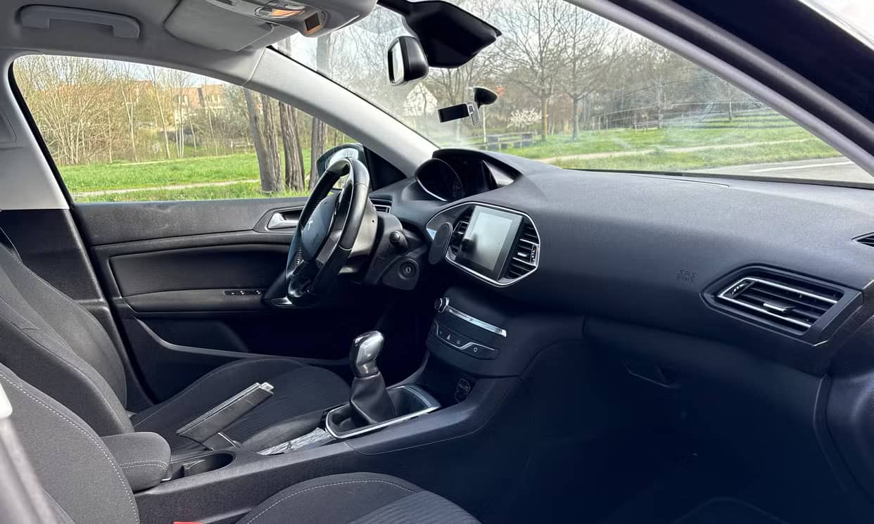 Peugeot 308 — photo 3