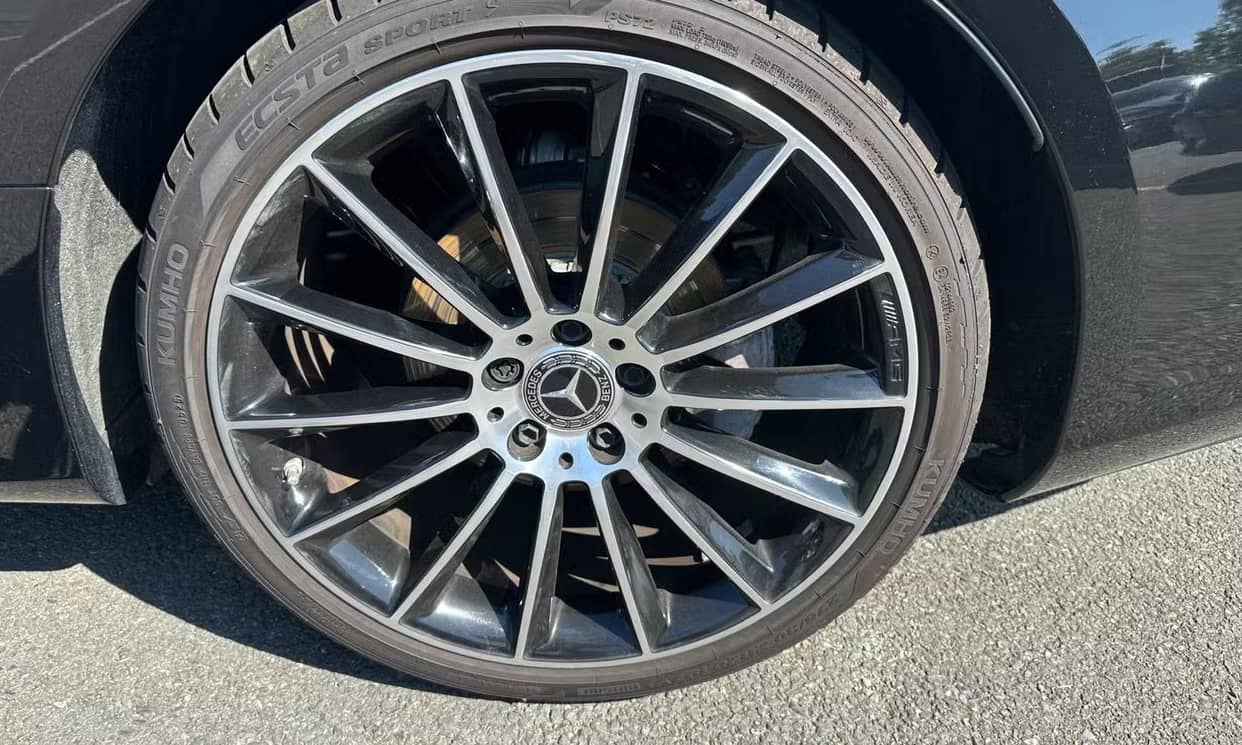 Mercedes-Benz CLASSE E — photo 2