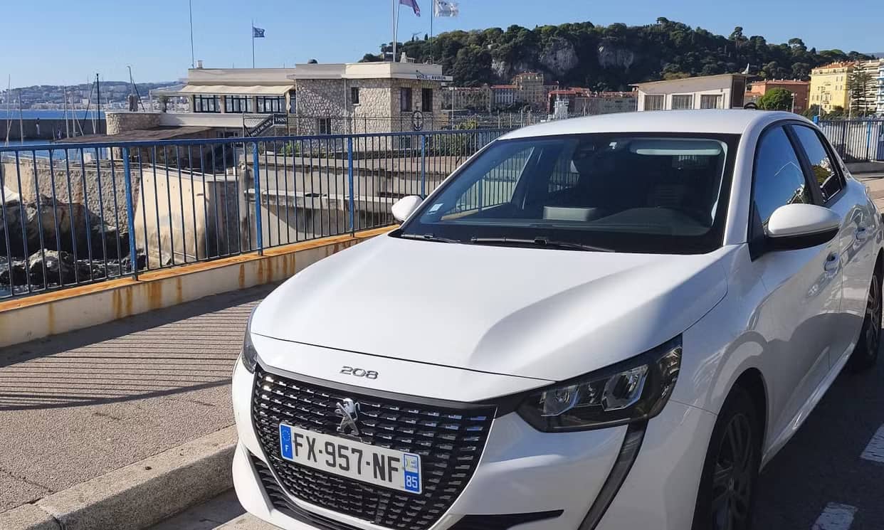 Peugeot 208 — photo 6