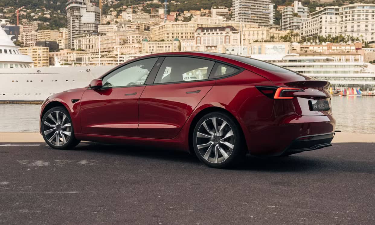 Tesla MODEL 3 — photo 5