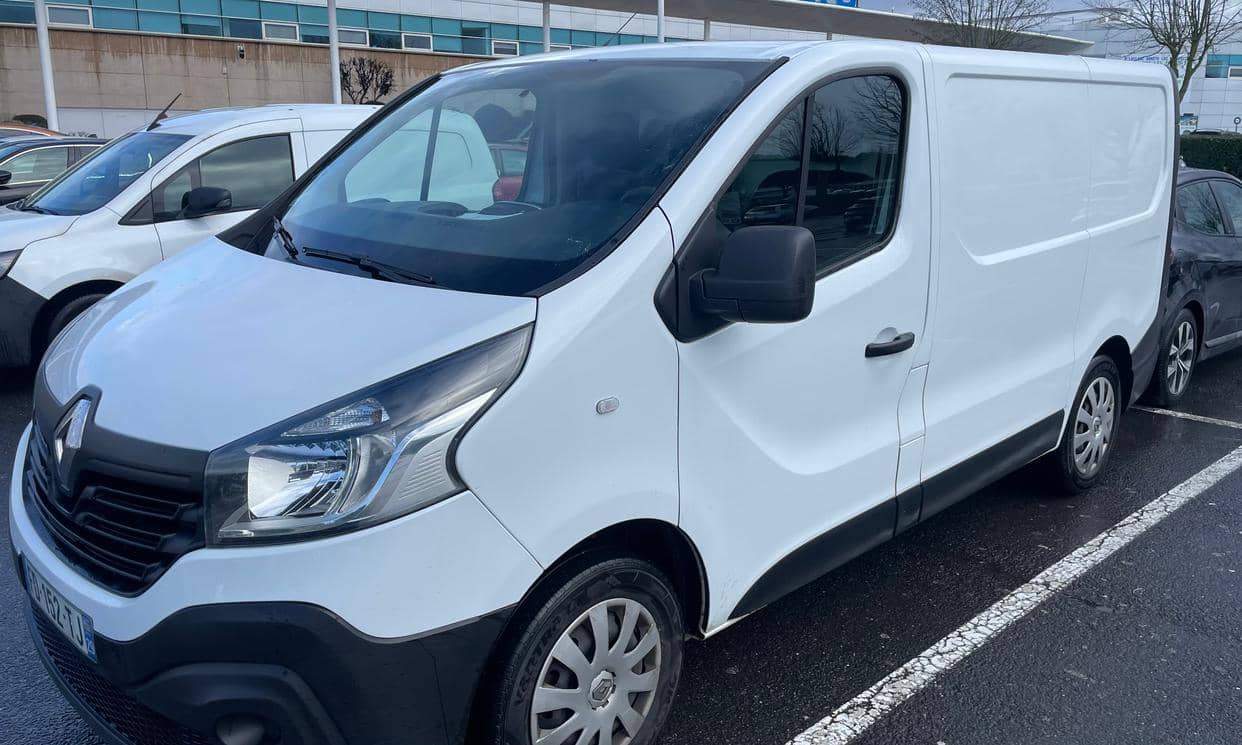 Renault TRAFIC III — photo 2