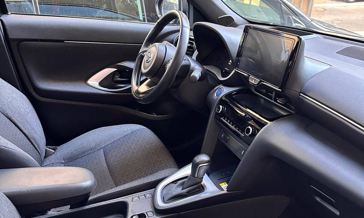 Toyota YARIS — photo 8