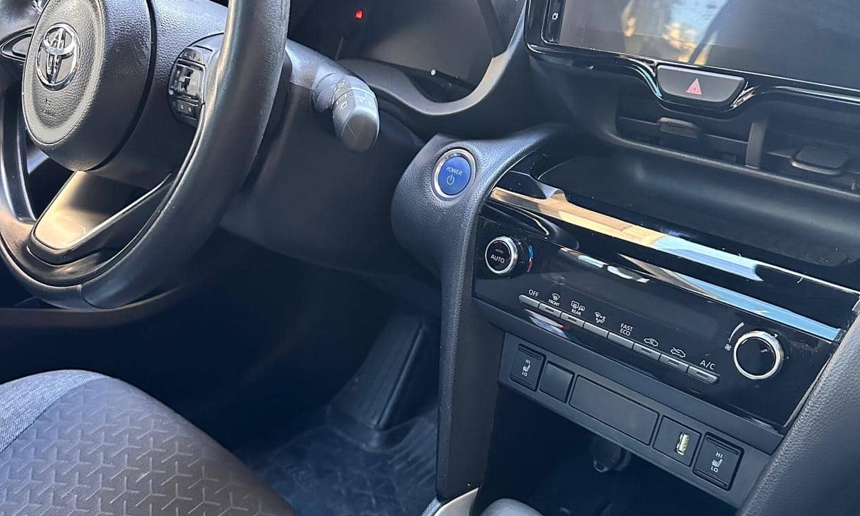 Toyota YARIS — photo 7