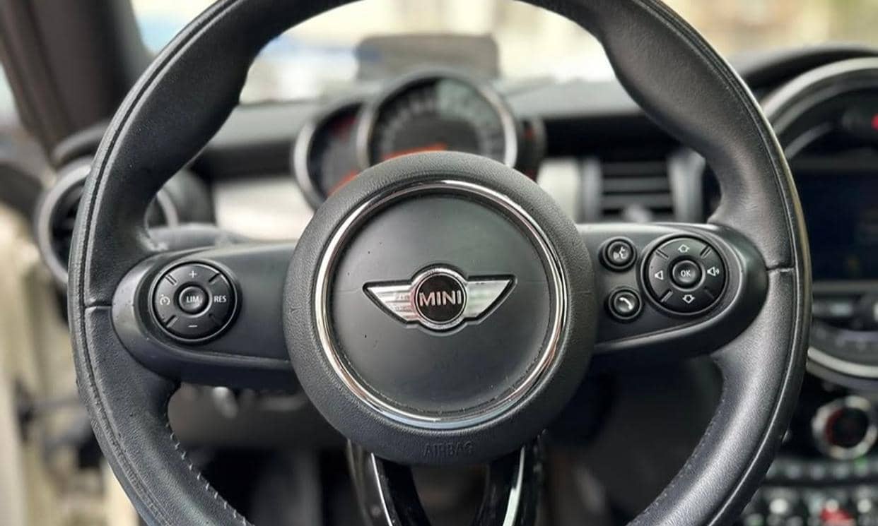 MINI HATCH 3 PORTES — photo 10
