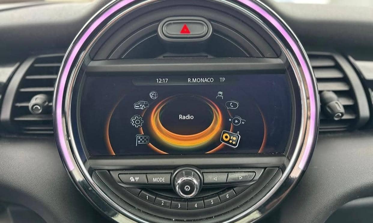 MINI HATCH 3 PORTES — photo 11