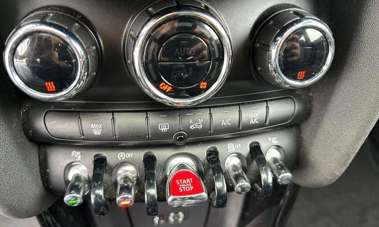 MINI HATCH 3 PORTES — photo 12