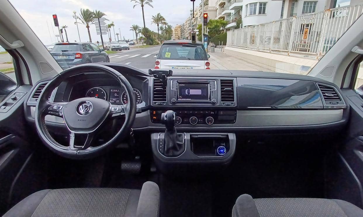 Volkswagen MULTIVAN — photo 6
