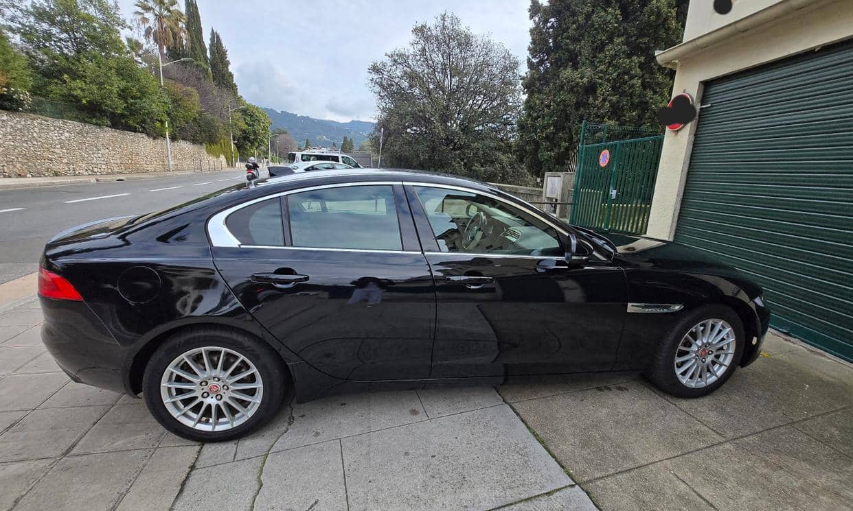 Jaguar XE — photo 4