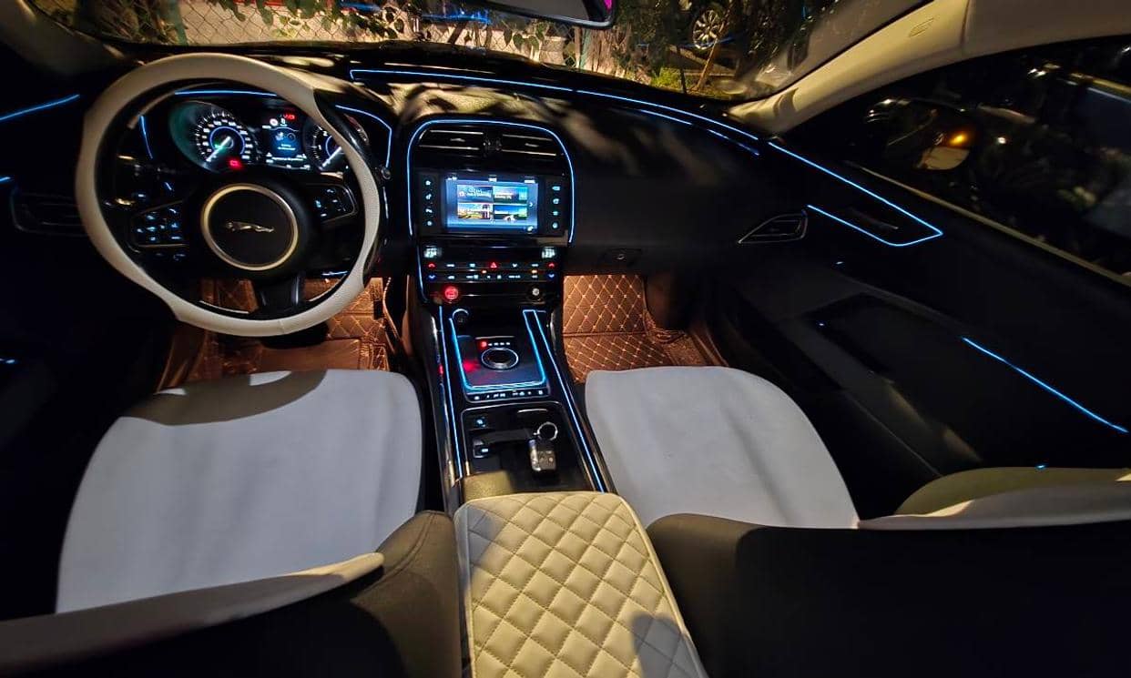 Jaguar XE — photo 15
