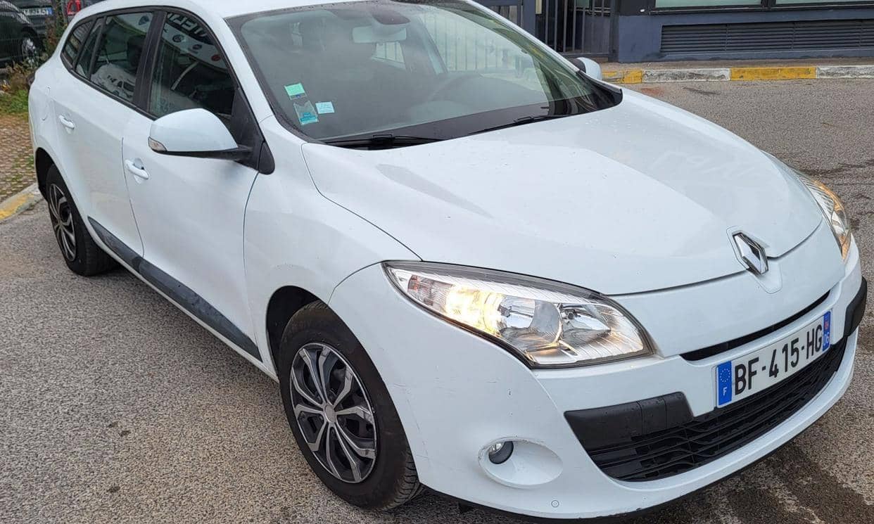Renault MEGANE ESTATE — photo 2