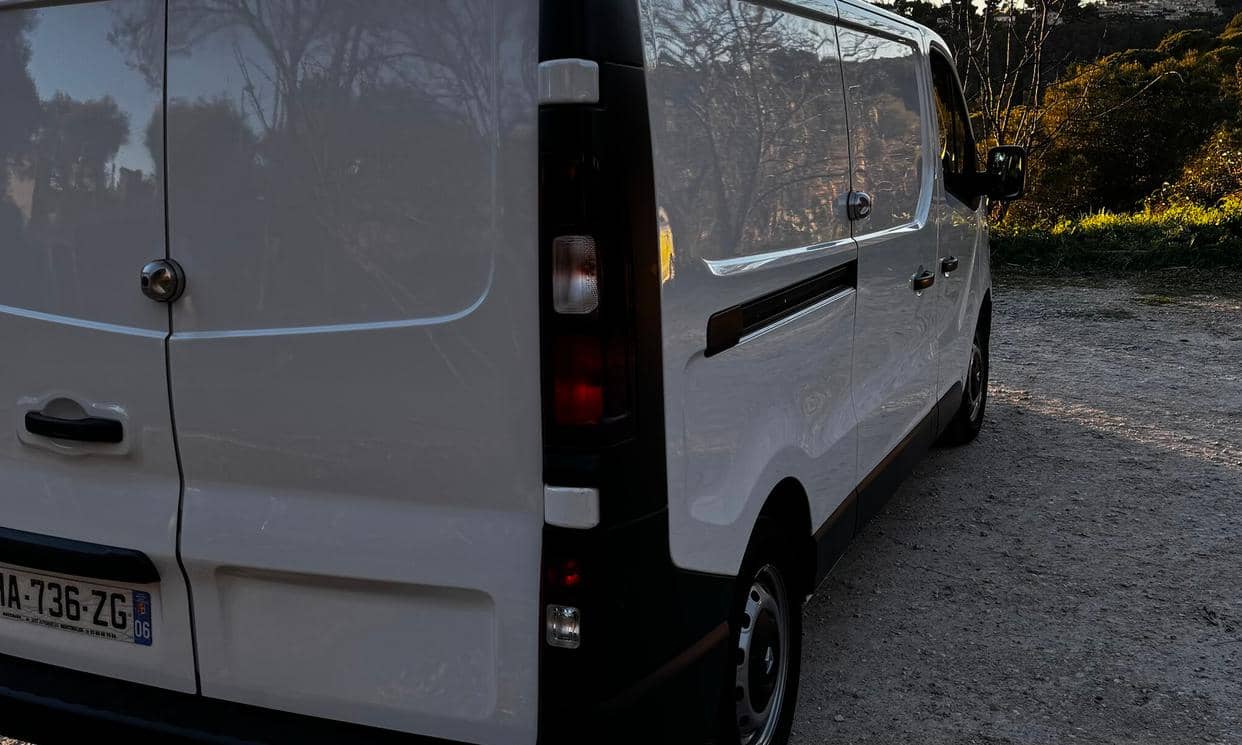 Renault TRAFIC III — photo 7