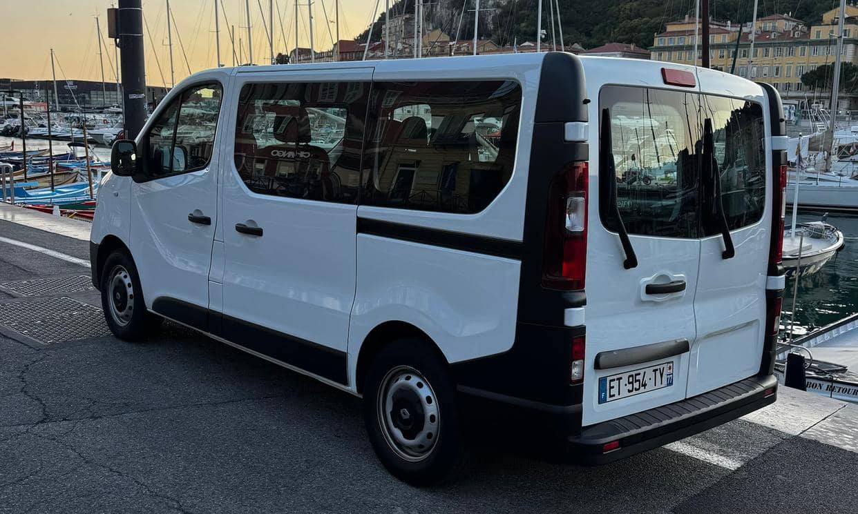 Renault TRAFIC III — photo 2