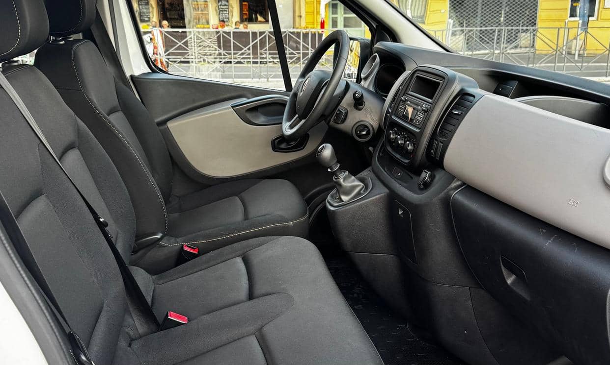 Renault TRAFIC III — photo 7