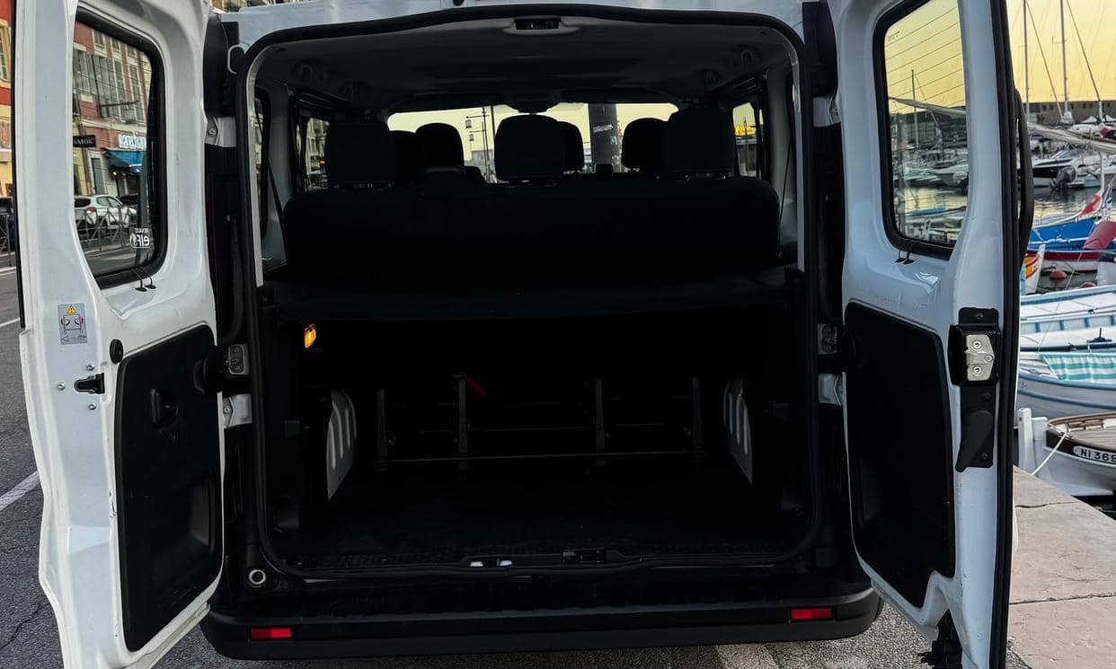 Renault TRAFIC III — photo 8