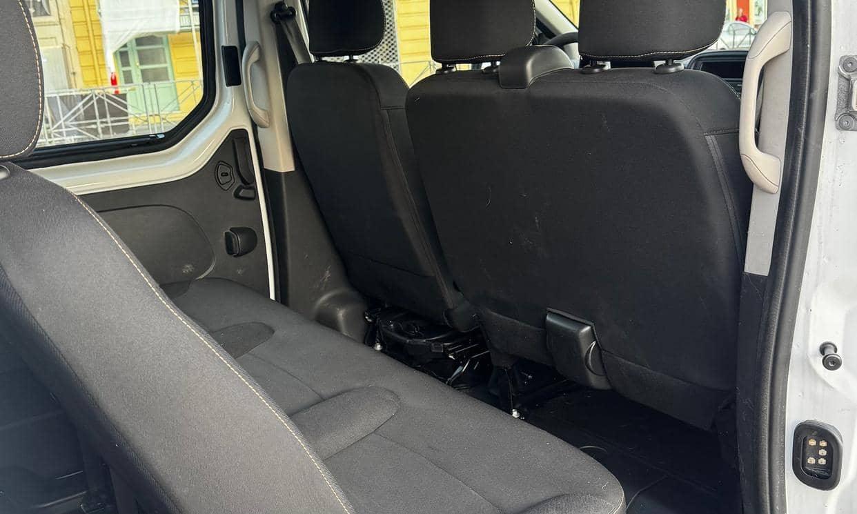 Renault TRAFIC III — photo 10