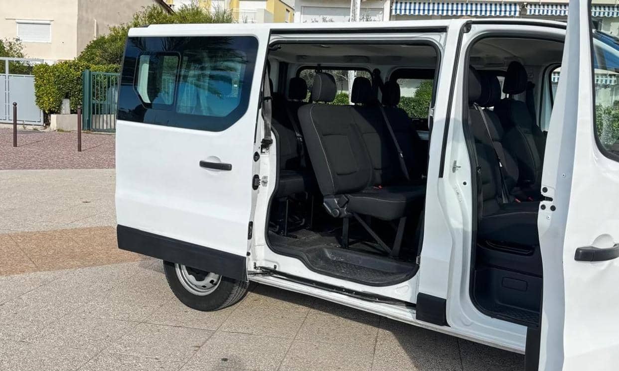 Renault TRAFIC III — photo 3